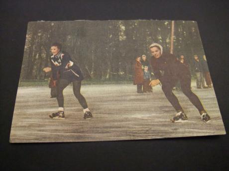Kortebaanrijderij schaatsen Drenthe oud plaatje jaren 50-60